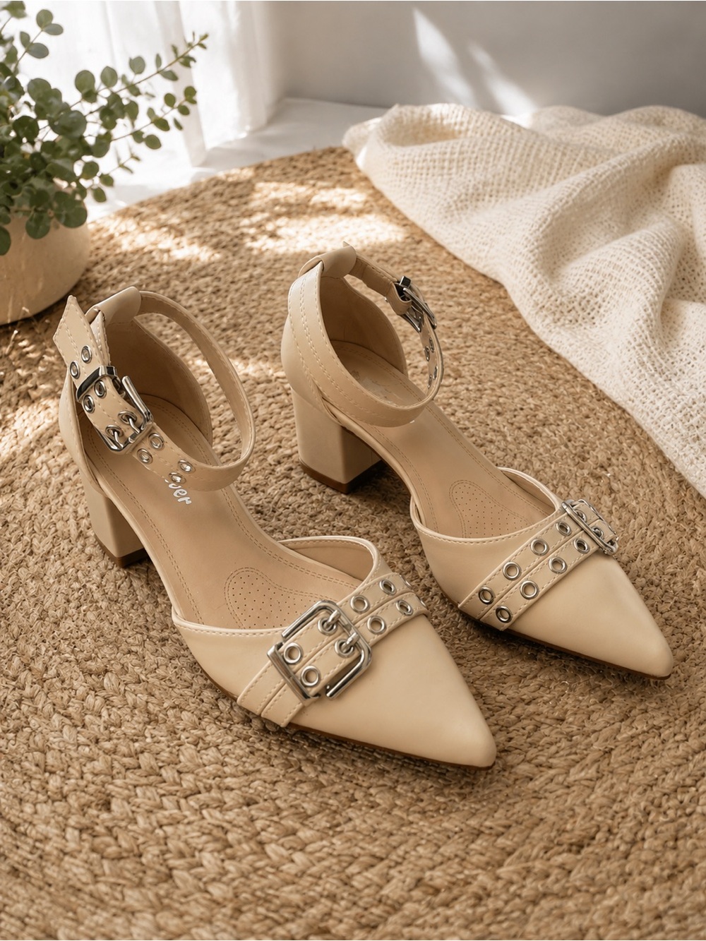 Women’s Ankle Strap Pointed Toe Block Heel Pumps - Beige